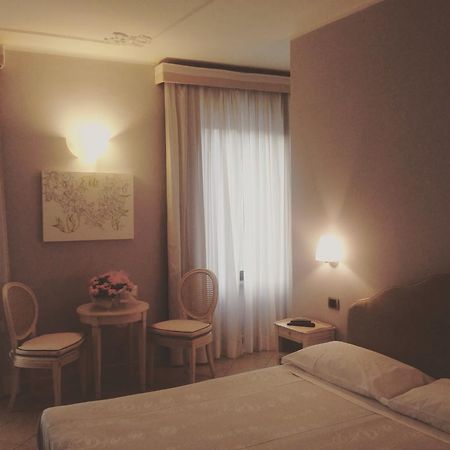 Hotel Langa In Cortemilia Eksteriør billede